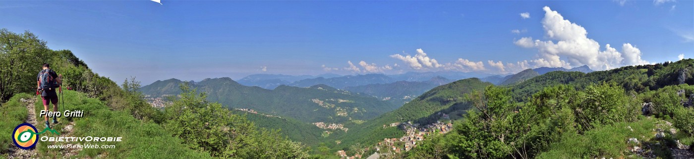 45 Dalla cresta Cornagera vista panoramica verso la Val Serina .jpg